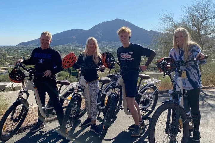 Camelback Mountain Hiking Tour