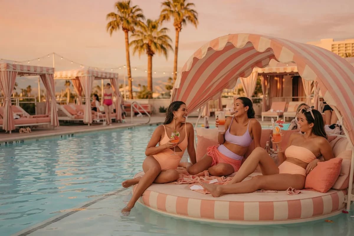 Poolside Lounge at W Scottsdale WET Deck